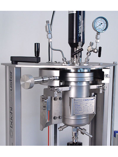 High pressure lab reactors_ Fast action closure