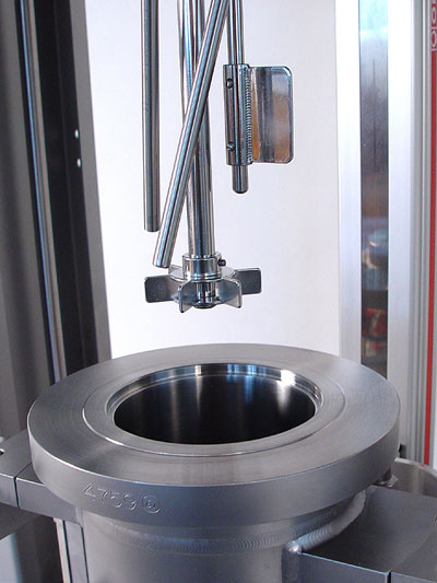 High pressure lab reactor with turbine stirrer, dip tube, baffle